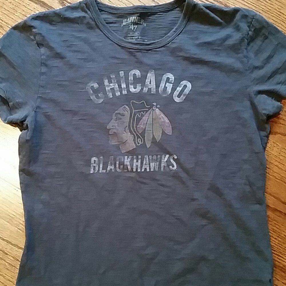 Banner Size Medium Chicago Blackhawks T-shirt